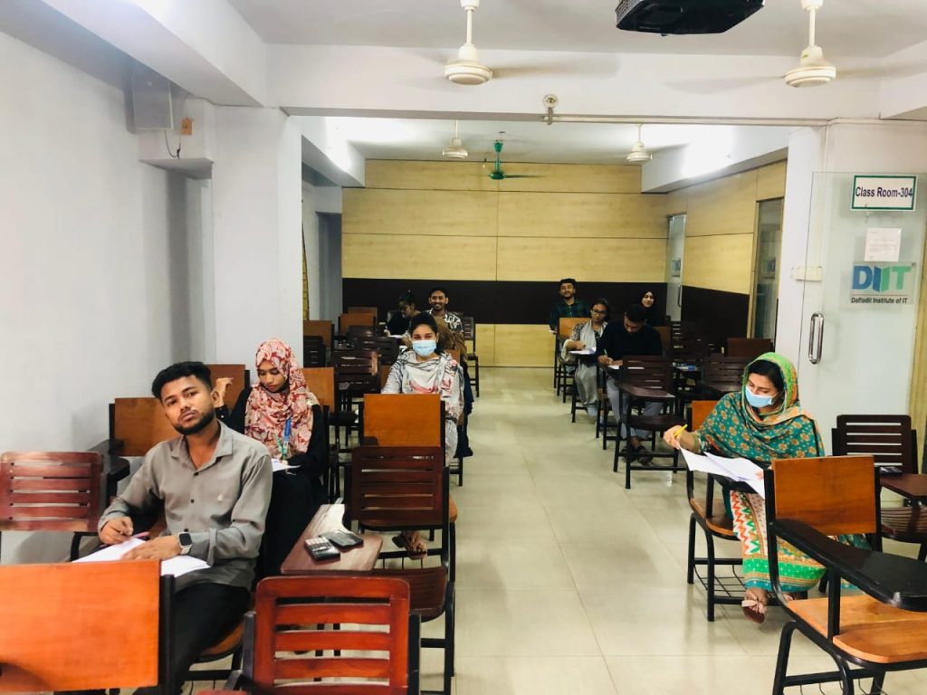 📚 𝐁𝐁𝐀 𝟖𝐭𝐡 𝐒𝐞𝐦𝐞𝐬𝐭𝐞𝐫 𝐌𝐢𝐝-𝐓𝐞𝐫𝐦 𝐄𝐱𝐚𝐦𝐢𝐧𝐚𝐭𝐢𝐨𝐧 𝟐𝟎𝟐𝟓 𝐃𝐞𝐩𝐚𝐫𝐭𝐦𝐞𝐧𝐭 𝐨𝐟 𝐅𝐢𝐧𝐚𝐧𝐜𝐞 & 𝐁𝐚𝐧𝐤𝐢𝐧𝐠 𝐚𝐧𝐝 𝐌𝐚𝐫𝐤𝐞𝐭𝐢𝐧𝐠 𝐚𝐭 𝐃𝐈𝐈𝐓 𝐂𝐡𝐚𝐭𝐭𝐨𝐠𝐫𝐚𝐦 Our future business leaders are stepping forward with dedication and hard work. Wishing all our students the very best in their exams and upcoming academic journey. 🌟 #BBA #FinanceAndBanking #Marketing #MidTerm2025 #DIITChattogram #Examination #DaffodilGroup