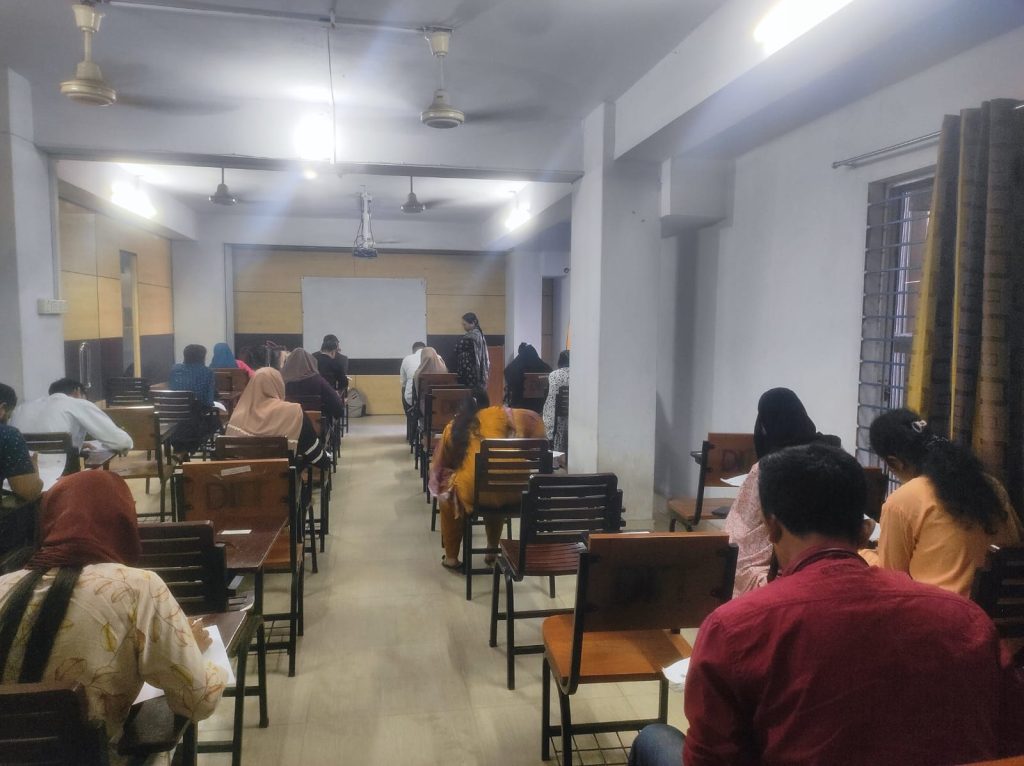 It’s time for hard work, dedication, and determination! 💪 Students of Daffodil Institute of IT, Chattogram are moving forward toward their dreams through academic excellence. 🌟 Wishing all our students the very best for their exams and future success! 🎓💼 #DIIT_Chattogram #DaffodilGroup #BBA #MidTerm2025 #Examination #BusinessEducation #NationalUniversity #HonoursProfessional #StudentLife #FutureLeader #StudyInChattogram #AcademicExcellence